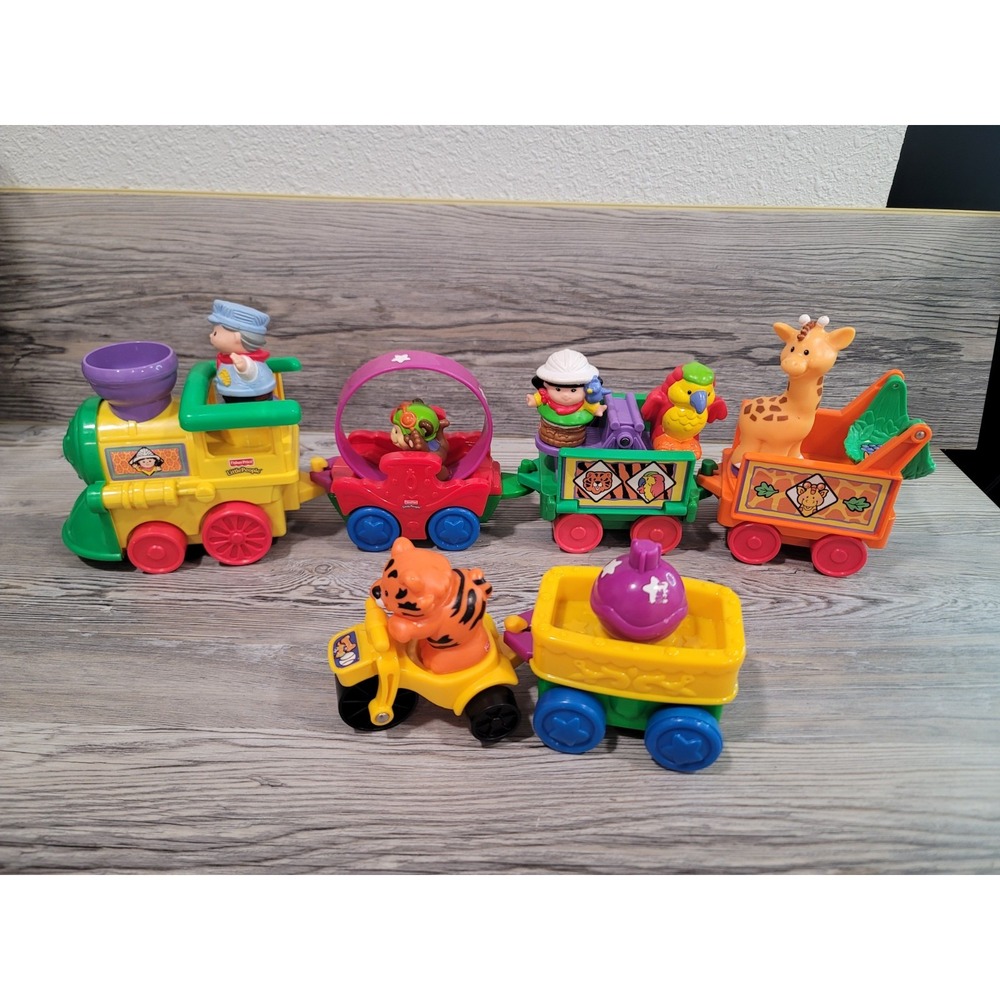 Little People fisher price train set vintage 13 pieces super clean